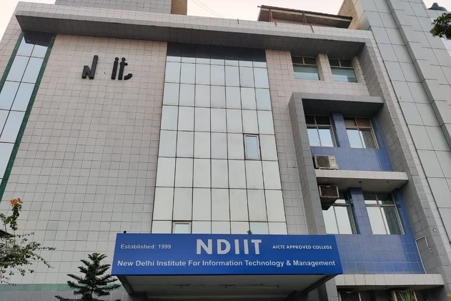 New Delhi Institute For Information Technology & Management Academic Building photo 2